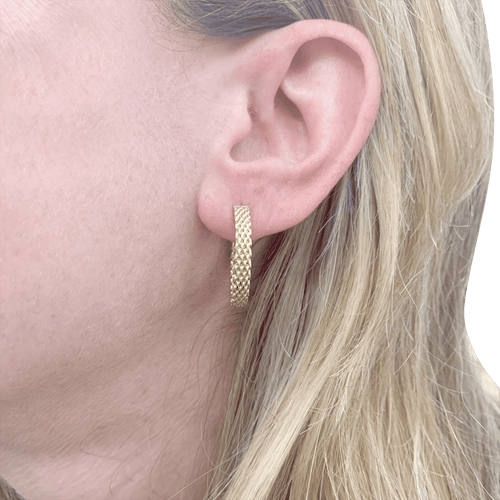 Boucles d'oreilles Créoles Tiffany & Co "Somerset" or jaune. 58 Facettes 34314