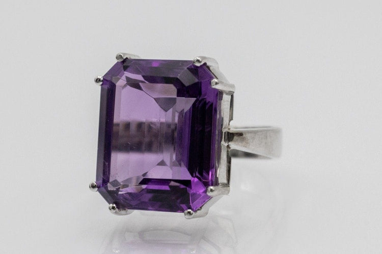 Bague 53 Bague avec améthyste 15,5 ct en or blanc 14k 58 Facettes 11488