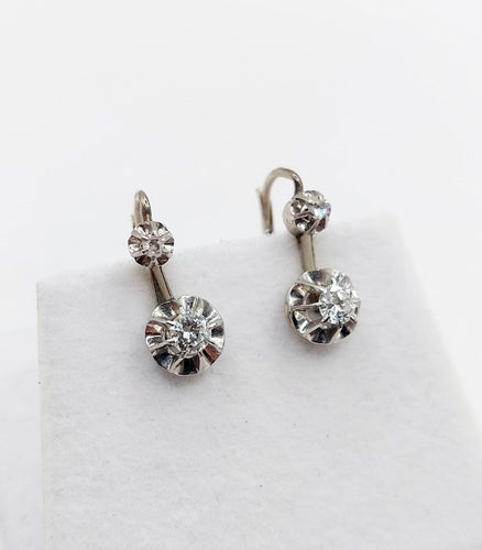 Boucles d'oreilles Dormeuses anciennes en or blanc 18k et platine serties de diamants 58 Facettes A06530