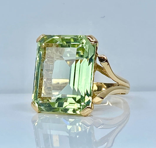Bague en or jaune et béryl vert 20 carats