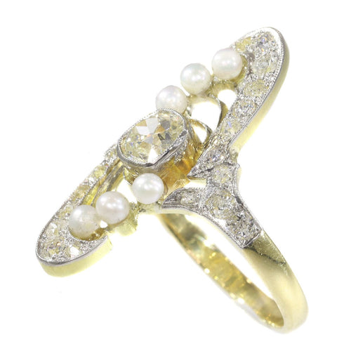 Bague 60 Flow of Love : une bague Art Nouveau en diamant et perle 58 Facettes 21042-0185