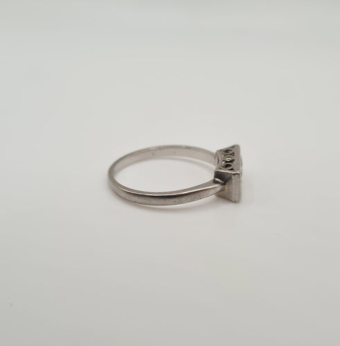 Bague 53.5 Bague or blanc sertie de 2 diamants anciens 58 Facettes