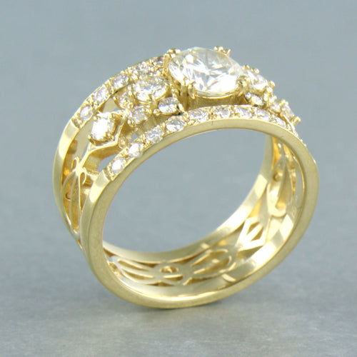 Bague en or jaune sertie de diamants taille brillant
