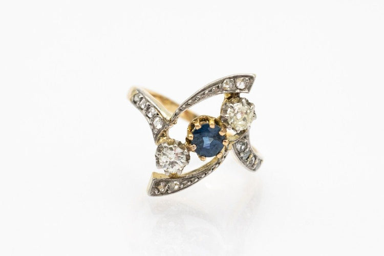 Bague 53 Bague ancienne en or avec saphir et diamants, 1900. 58 Facettes 10349