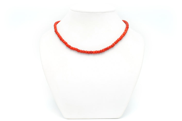 Collier Collier en or jaune et corail 58 Facettes B613