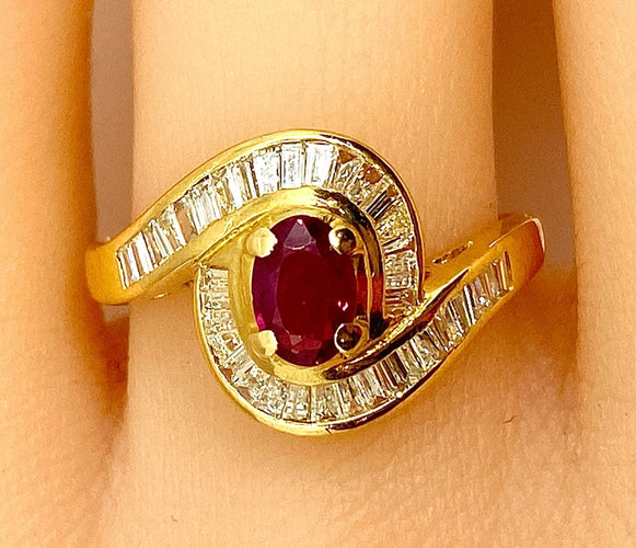Bague Bague or jaune, rubis et 38 diamants baguettes 58 Facettes AB419