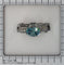 Broche Broche en platine des années 1950 avec zircon bleu – Géométrie raffinée du milieu du siècle 58 Facettes 25115-0286