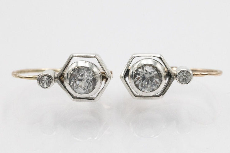 Boucles d'oreilles pendantes anciennes avec saphirs blancs, Autriche-Hongrie, première moitié du XXe siècle