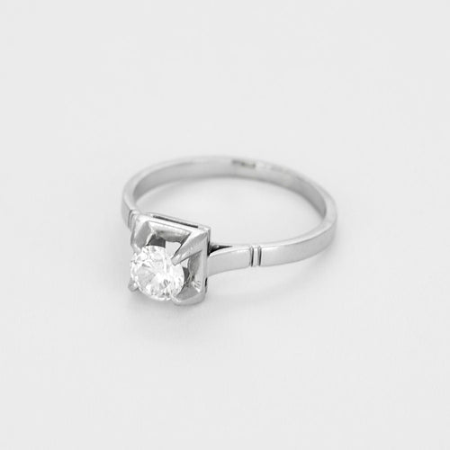 Bague 58,5 Solitaire en Platine et Diamant 58 Facettes QUI0760