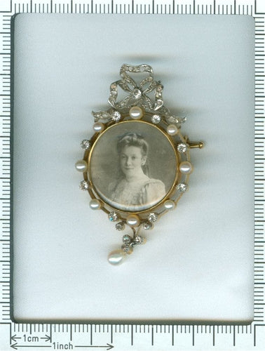 Broche Broche ancienne Belle Époque sertie de diamants et de perles 58 Facettes 20195-0157