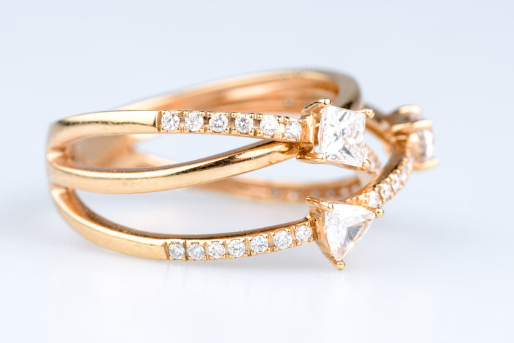 Bague 53 Bague en or jaune sertie de diamants 1.08 ct – design flèche croisée moderne 58 Facettes 31300300