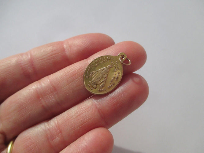 Pendentif Pendentif médaille biface Vierge Miraculeuse en or jaune 18k 58 Facettes