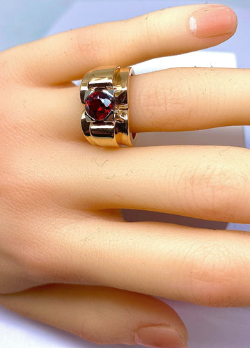 Bague Bague en or jaune 18 carats et platine sertie d’une pierre rouge , vers 1940 58 Facettes AB392