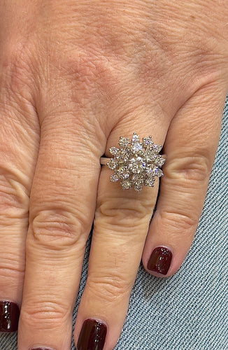 Bague 54 Bague en or blanc 18 carats et diamants 58 Facettes