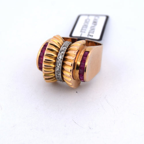 Bague 53 Bague vintage en or jaune 18 kt avec rubis carrés et diamants 58 Facettes
