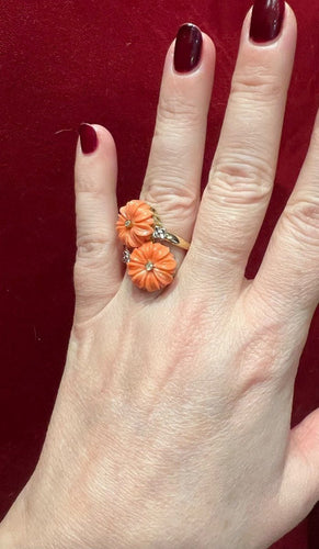 Bague 55 Bague or jaune, fleurs corail et brillants 58 Facettes 7245 A