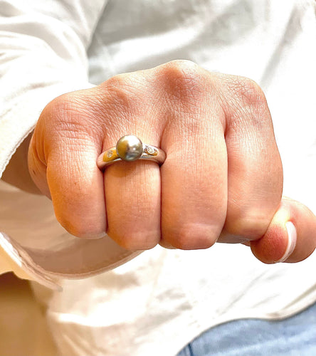 Bague 54 Bague jonc or blanc 18 carats perle de Tahiti et diamants 58 Facettes