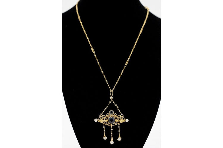 Collier Collier en or jaune avec saphirs et perles, vers 1900 58 Facettes 10073