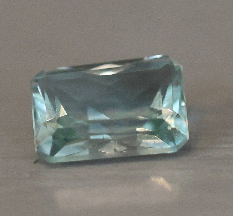 Gemstone Beryl vert 1.31cts certificat ALGT 58 Facettes