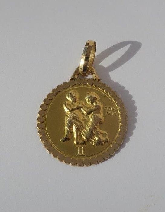 Pendentif Pendentif or jaune médaille zodiaque Gémeaux 58 Facettes