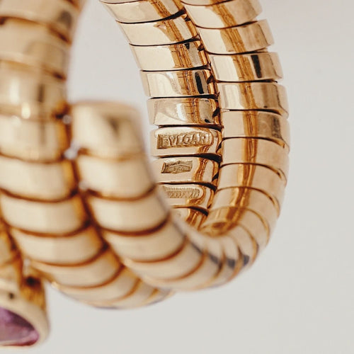 Bague 51 BULGARI - Bague Tubogas « Serpenti » en or jaune et tourmaline rose, vers 1980 58 Facettes