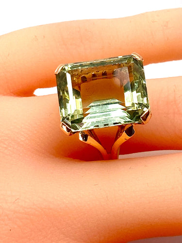 Bague en or jaune et béryl vert 20 carats