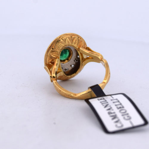 Bague 50 Bague ancienne en or jaune et blanc 18 carats avec émeraudes et diamants 58 Facettes