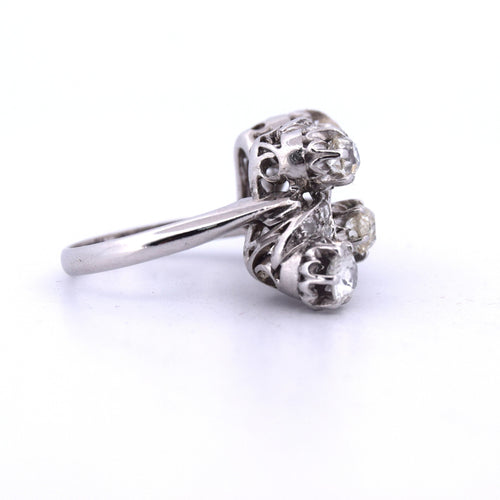 Bague 53 Bague en or blanc avec diamants des années 1940 58 Facettes