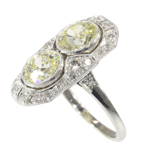 Bague 51 L'élégance Art déco : l'histoire d'une bague en diamant des années 1930 58 Facettes 22193-0036