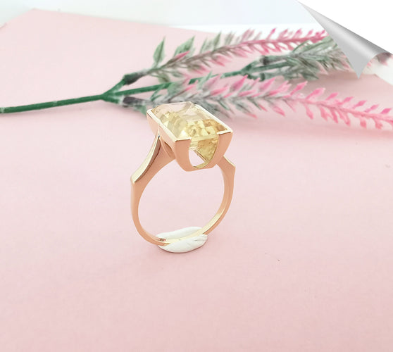 Bague 59.5 Bague Citrine rectangulaire à pans coupés Or Jaune 18 K 58 Facettes AA 1578