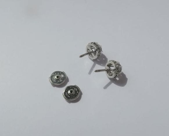 Boucles d'oreilles Boucles d'oreilles vintage Clous or blanc, diamants 58 Facettes