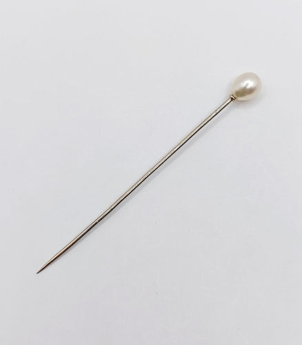 Broche Epingle à cravate ou chapeau antique or blanc 18k et perle (circa 1900) 58 Facettes A01045