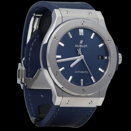 Hublot Montre Classic Fusion Titanium Blue