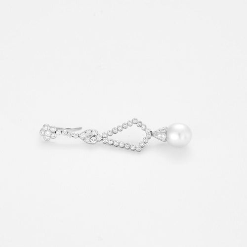 Boucles d'oreilles Boucles d'oreilles pendantes diamants et perles 58 Facettes 1736