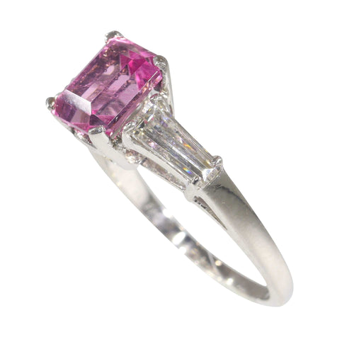 Bague 56 Teintes roses et platine : la beauté classique d'une bague de fiançailles vintage 58 Facettes 21162-0447