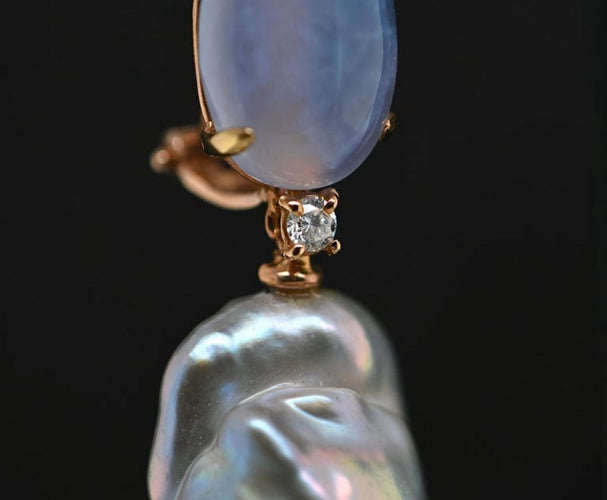 Boucles d'oreilles Boucles d'oreilles Calcédoine et Perles Baroques Ornées de Diamants 58 Facettes