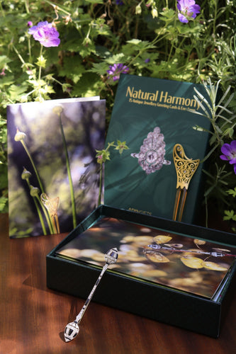 Broche Trésor des années 20 : la grâce géométrique d'une broche décorative 58 Facettes 21096-0063