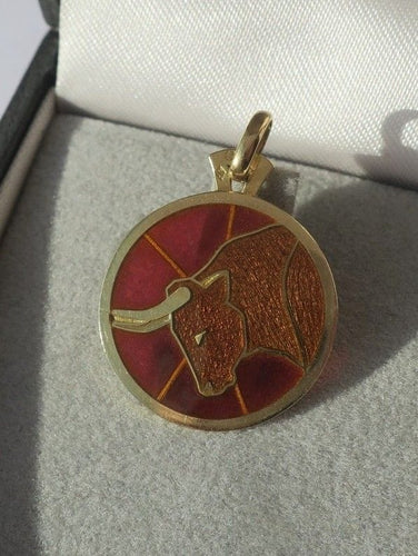 Pendentif Cartier - Pendentif zodiaque Taureau en or jaune 18k et émail plique-à-jour 58 Facettes
