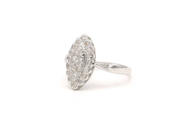 Bague contemporaine en or blanc 18 carats sertie de diamants "taille" brillant (+-0.14ct)
