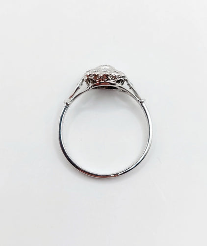 Bague 55.5 Bague marguerite art deco or blanc 18k et platine ornée de 0,54 carats de diamant 58 Facettes A04599