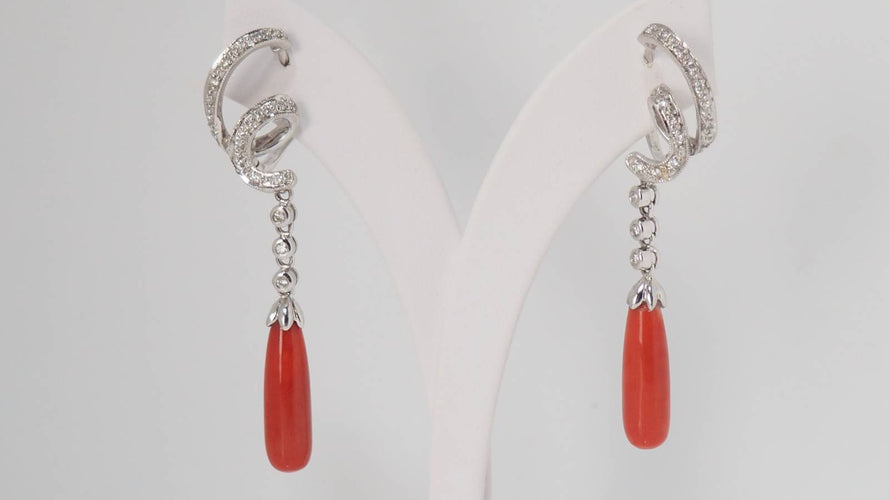 Boucles d'oreilles Pendants d'oreilles en or blanc, diamants et corail 58 Facettes 31306
