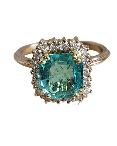 Bague Bague en or jaune avec halo de diamants et émeraude colombienne 58 Facettes