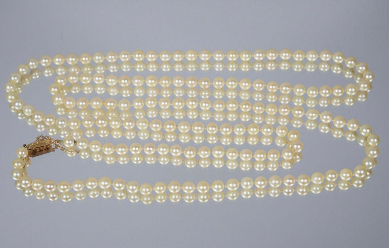 Collier Collier sautoir 151 perles de culture en choker, fermoir or jaune, 130 cm 58 Facettes