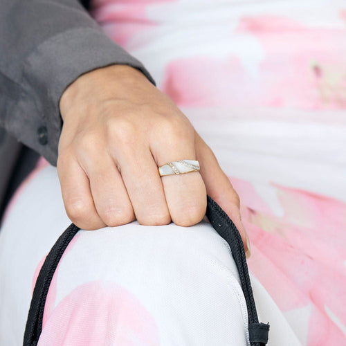 Bague 56 Bague jonc en or jaune, or gris et nacre 58 Facettes SAI0556