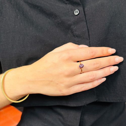 Bague Bague en or jaune avec spinelle naturelle ovale violette 58 Facettes 2504088