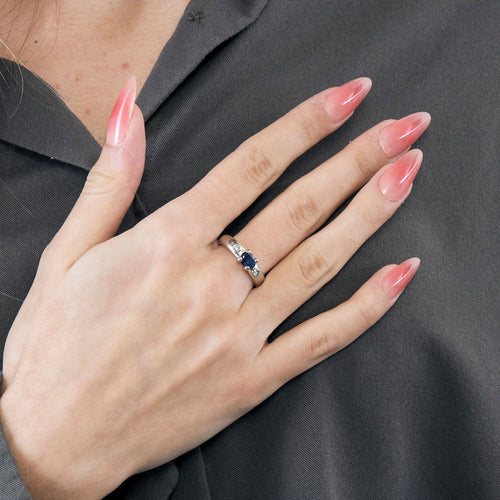 Bague 54 Bague bandeau or blanc, saphir et diamants 58 Facettes GU197