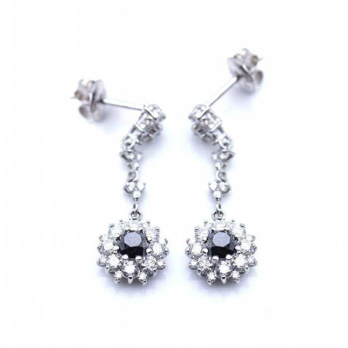 Boucles d'oreilles Boucles d'oreilles longues avec diamants. 58 Facettes N102862LF