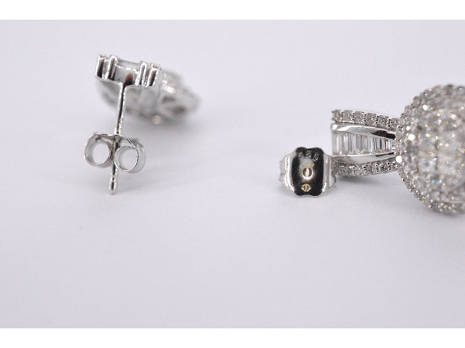 Boucles d'oreilles Boucles d'oreilles en or blanc avec diamants taille brillant 58 Facettes 2076