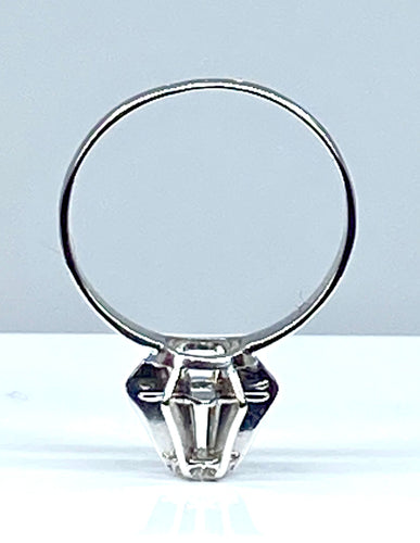 Bague Bague en or blanc 18 carats et diamant 58 Facettes AB387