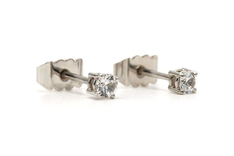 Boucles d'oreilles - Contemporaines serties de diamants en or blanc 18 carats